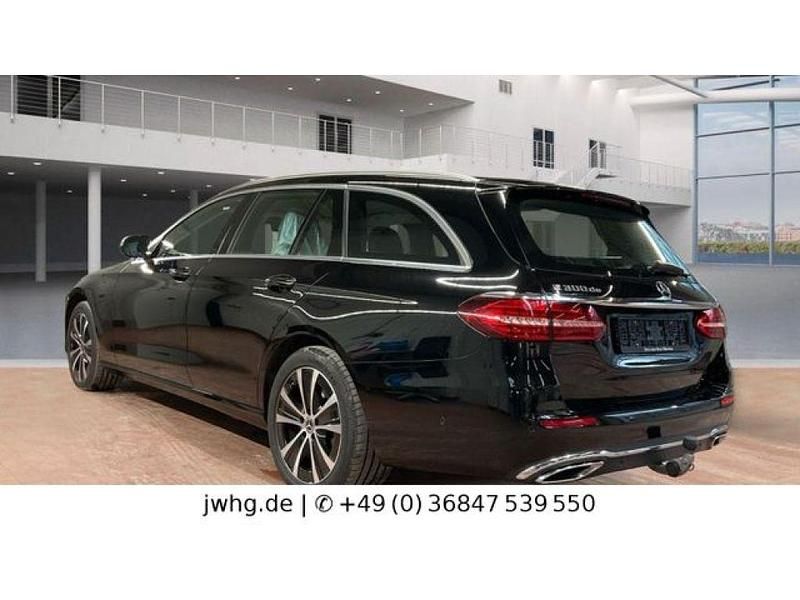 Gebraucht Mercedes E300 306 PS (225 kW) 2022 Schwarz/baltic black (metallic) Kombi