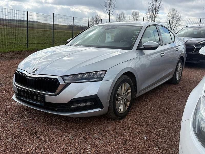 Gebraucht Skoda Octavia Ambition 2022 Brilliantsilber metallic Limousine