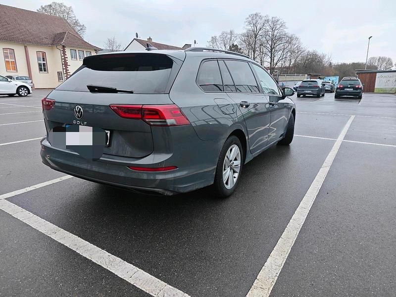 Gebraucht VW Golf VIII Life 116 PS (85 kW) 2021 Grau Kombi