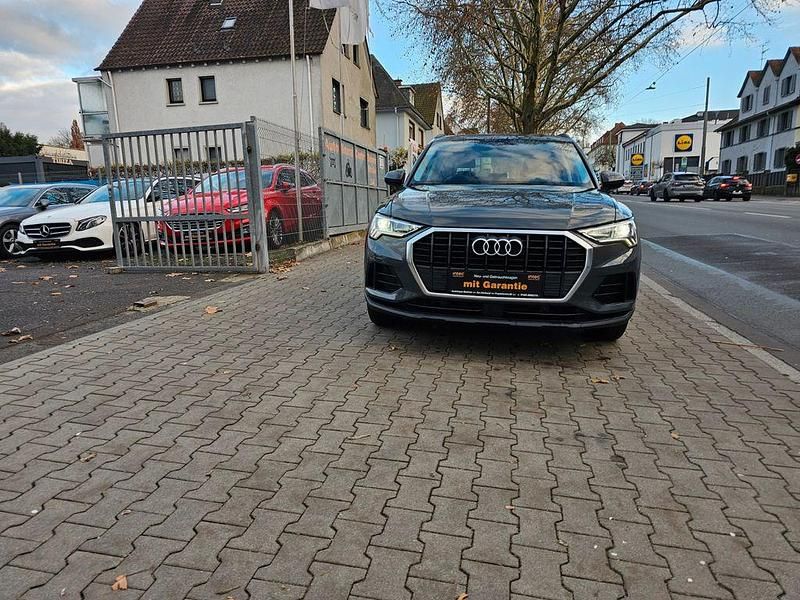 Grau Gebraucht 2021 Audi Q3 Sport SUV | 24.990 € (Fairer Preis) - Bild 1/4