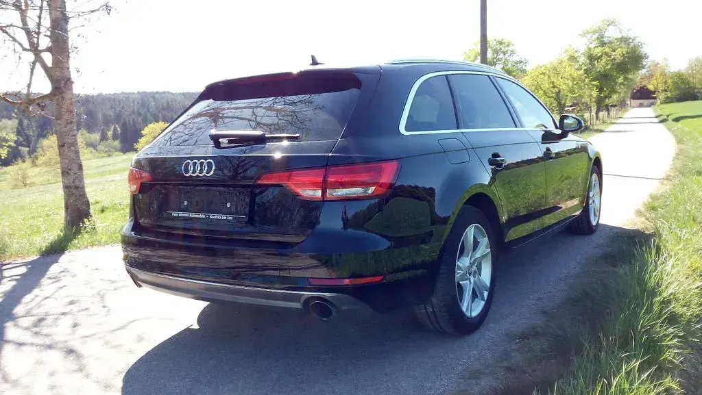 Gebraucht Audi A4 Sport 190 PS (139 kW) 2017 Brillantschwarz Kombi