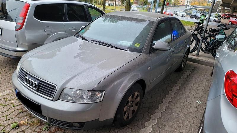 Silber Gebraucht 2002 Audi A4 Limousine | 2.000 € (Guter Preis) - Bild 1/4
