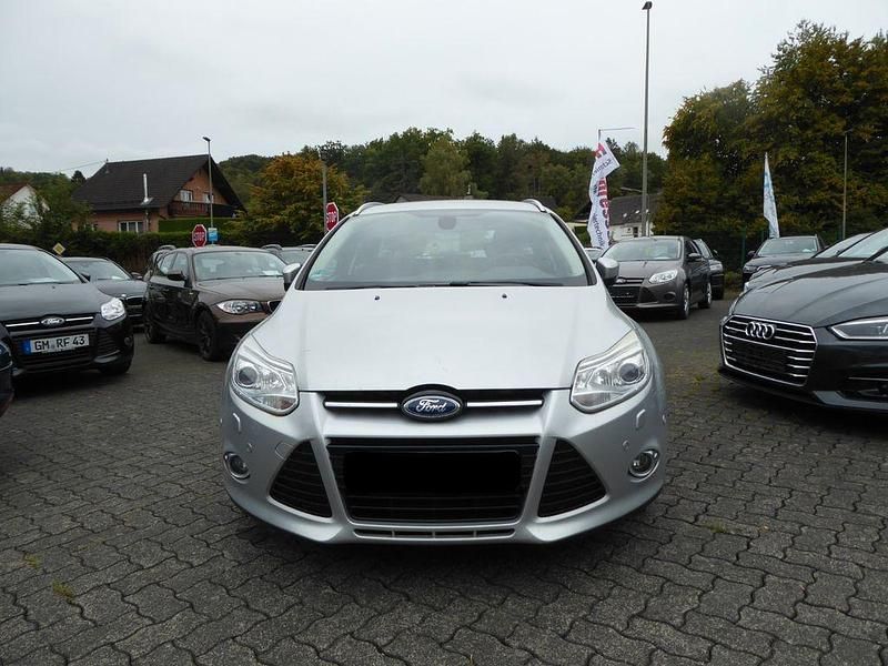 Gebraucht Ford Focus Titanium 116 PS (85 kW) 2014 Silber Limousine