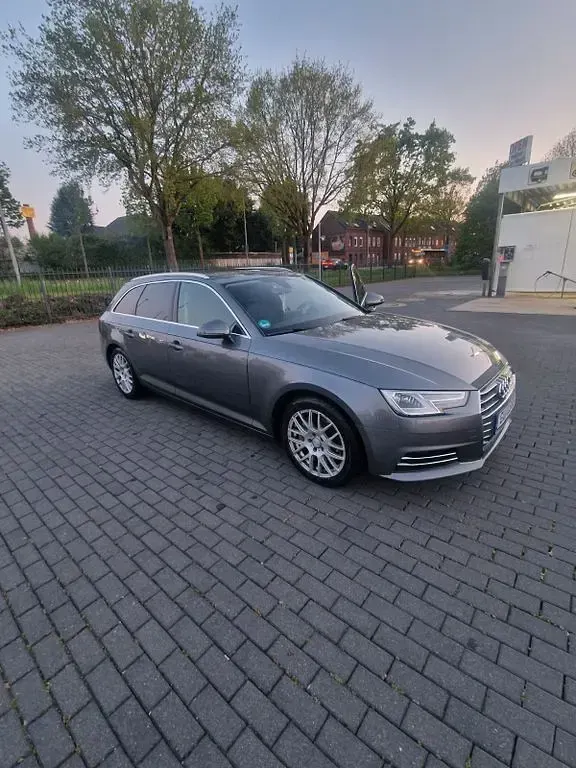 Gebraucht Audi A4 Design 190 PS (139 kW) 2016 Grau Kombi