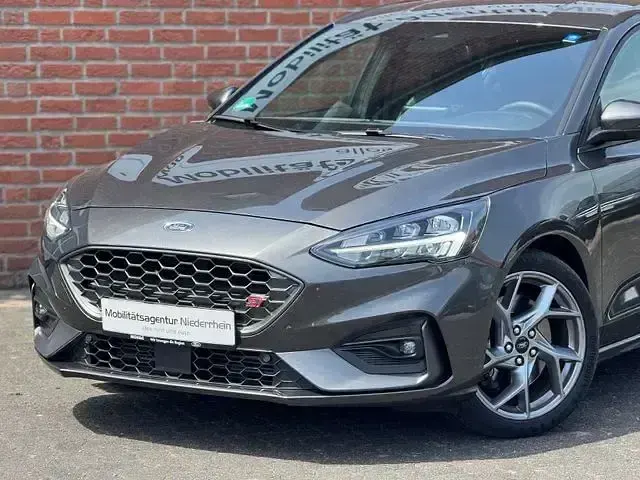 Gebraucht Ford Focus Performance Edition 280 PS (205 kW) 2021 Grau Limousine