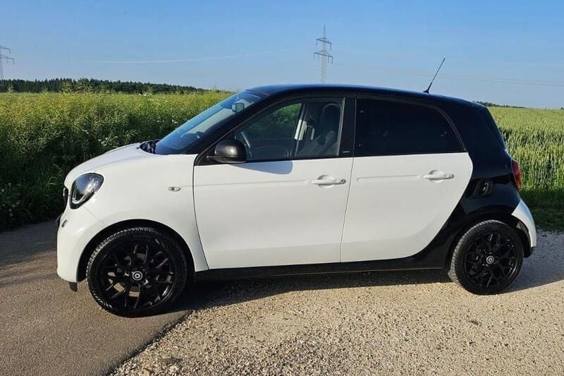 Weiß Gebraucht 2018 Smart ForFour Kleinwagen | 9.399 € (Guter Preis) - Bild 1/4