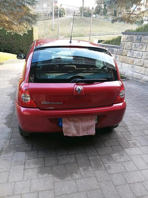 Gebraucht Renault Clio II 75 PS (55 kW) 2009 Rot Limousine