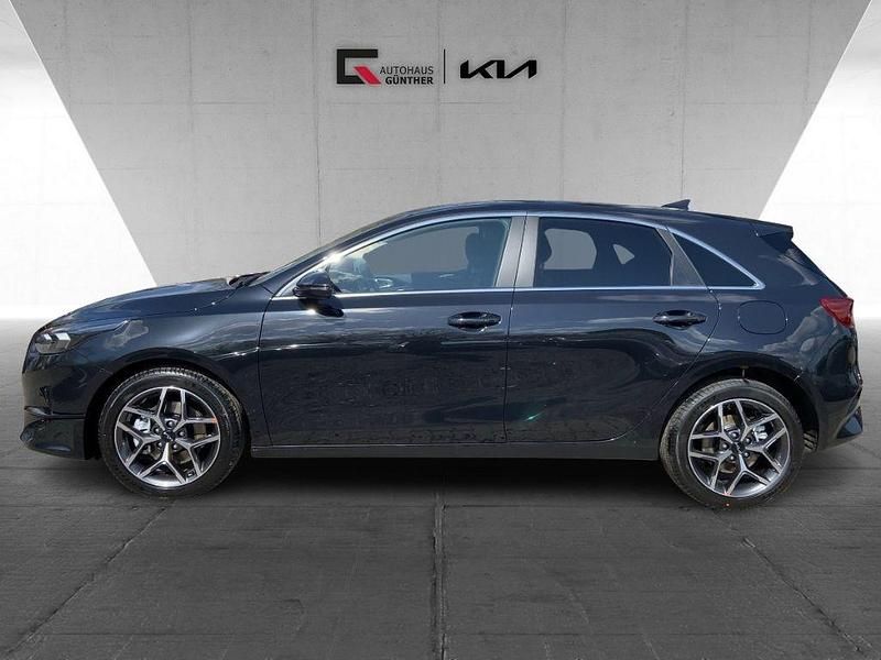 Gebraucht Kia Ceed Style 140 PS (102 kW) 2025 Schwarz Kleinwagen