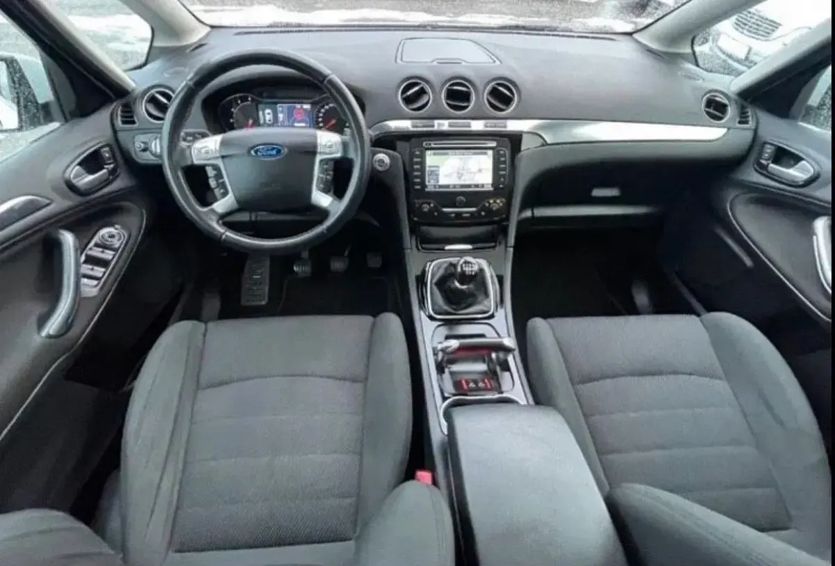 Gebraucht Ford S-MAX Titanium 140 PS (102 kW) 2012 Weiß Van / Kleinbus