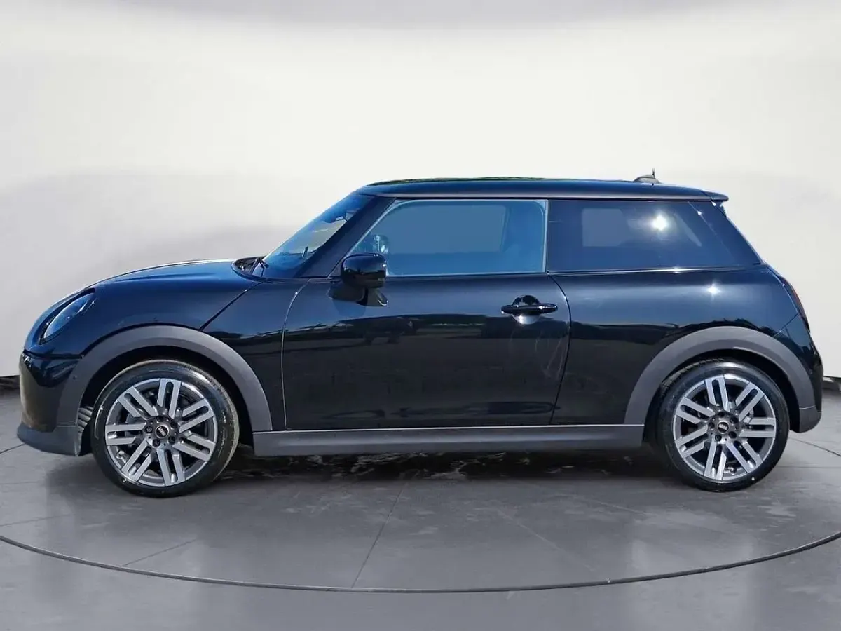 Gebraucht Mini Cooper Classic 114 kW (156 PS) 2025 Metalliclackierung melti Kleinwagen