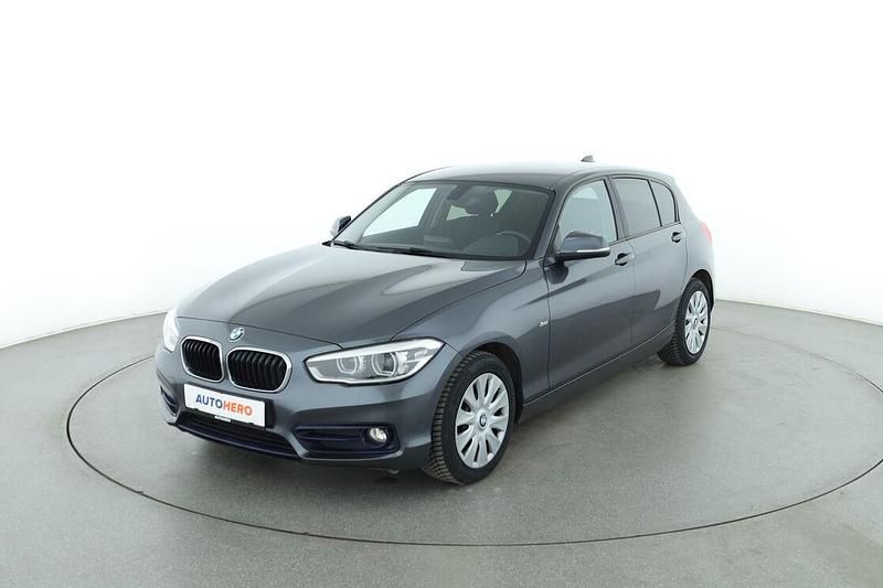 Grau Gebraucht 2015 BMW 116 Sport Line Kleinwagen | 15.520 € (Fairer Preis) - Bild 1/3