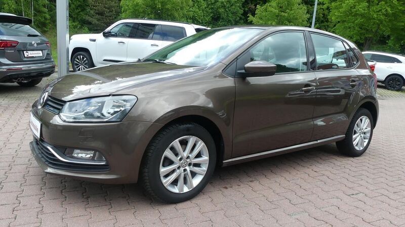Braun Gebraucht 2017 VW Polo Limousine | 10.990 € (Fairer Preis) - Bild 1/4