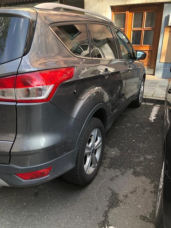 Gebraucht Ford Kuga 140 PS (102 kW) 2014 Grau SUV