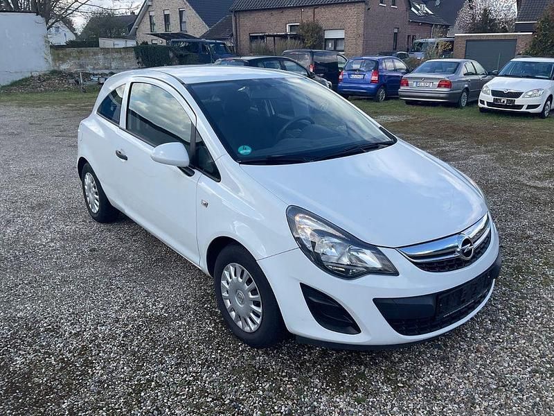 Gebraucht Opel Corsa Selection 69 PS (50 kW) 2014 Weiß Limousine