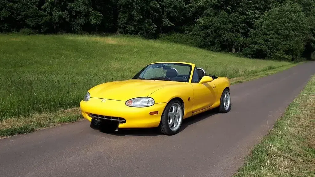 Gebraucht Mazda MX5 110 PS (80 kW) 2000 Gelb Cabrio