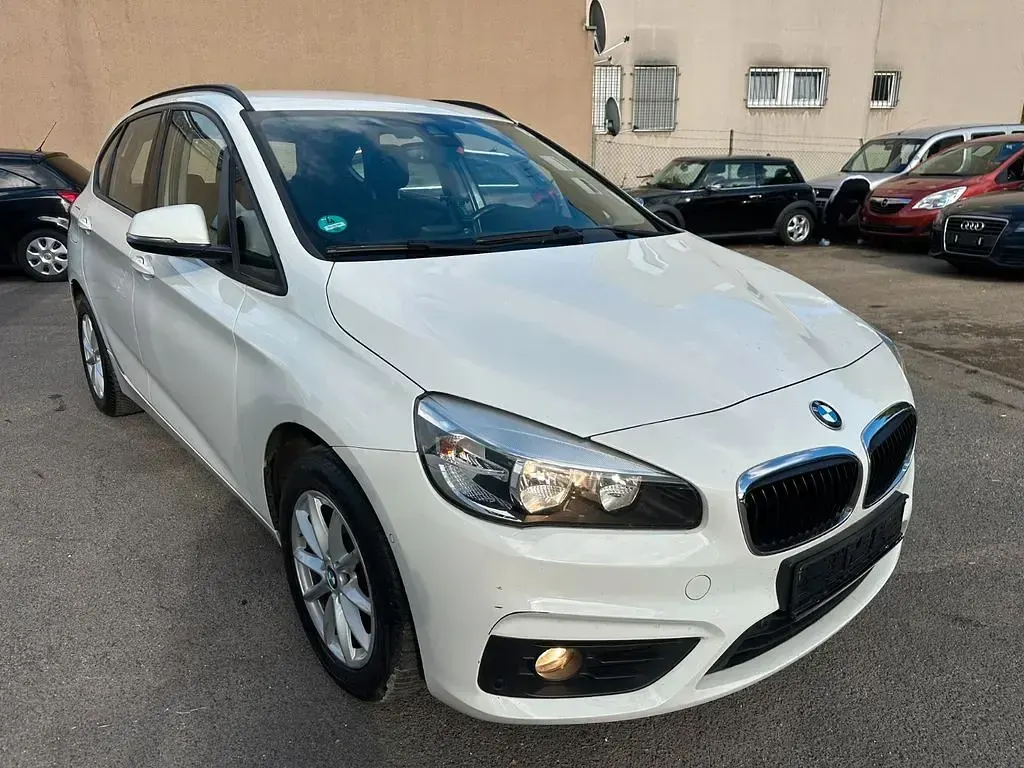 Gebraucht BMW 216 Active Tourer Advantage 116 PS (85 kW) 2016 Weiß Van / Kleinbus