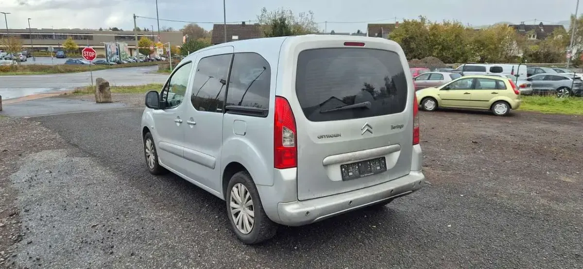 Gebraucht Citroën Berlingo 109 PS (80 kW) 2010 Silber Van / Kleinbus