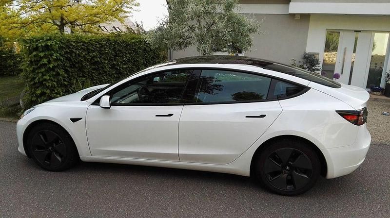 Gebraucht Tesla Model 3 Standard Range Plus 210 kW (286 PS) 2022 Weiß Limousine