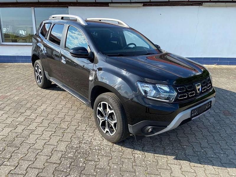 Perlmuttschwarz Gebraucht 2020 Dacia Duster Anniversary SUV | 17.490 € (Fairer Preis) - Bild 1/4