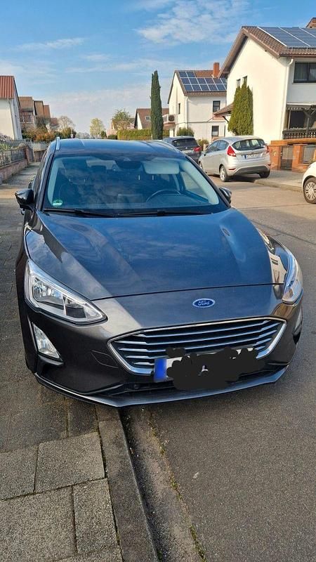 Gebraucht Ford Focus Titanium 150 PS (110 kW) 2019 Grau Kombi