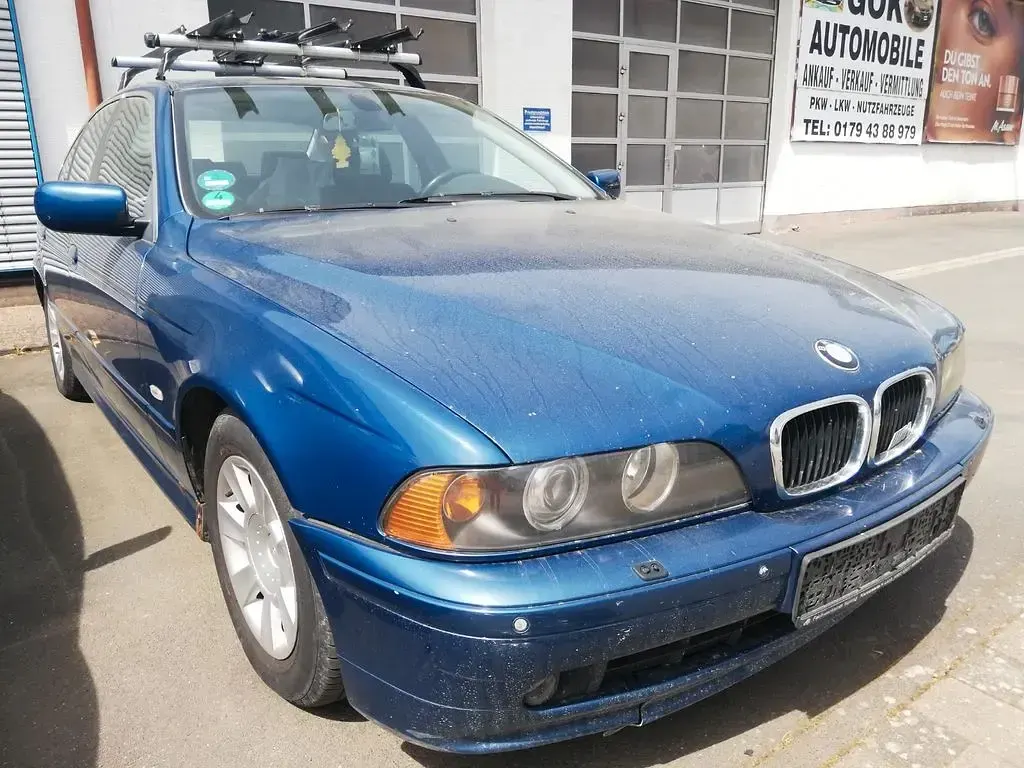 Second-hand BMW 520 170 CP (125 kW) 2003 Albastru Berlinǎ