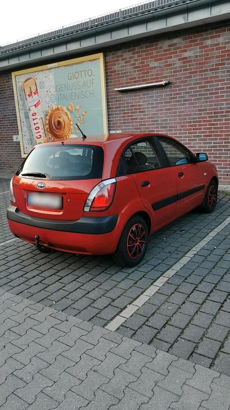 Gebraucht Kia Rio 97 PS (71 kW) 2007 Rot Kleinwagen