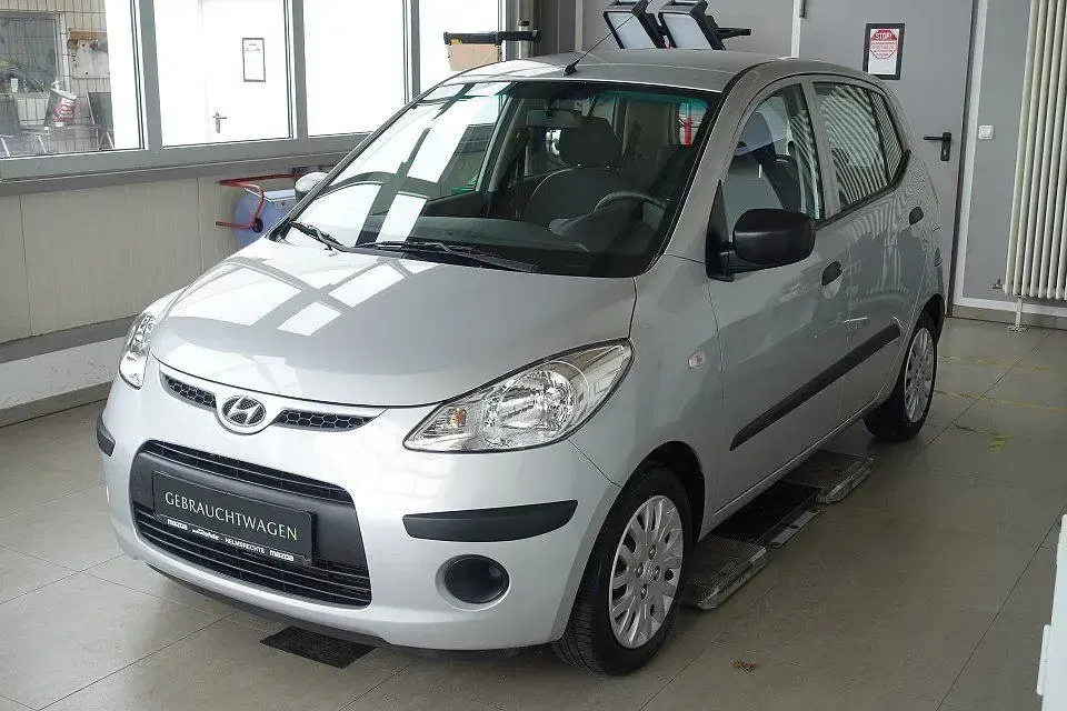 Gebraucht Hyundai i10 Edition+ 67 PS (49 kW) 2010 Grau Kleinwagen