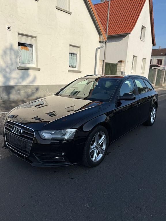 Schwarz Gebraucht 2013 Audi A4 Ambition Kombi | 5.200 € (Guter Preis) - Bild 1/4