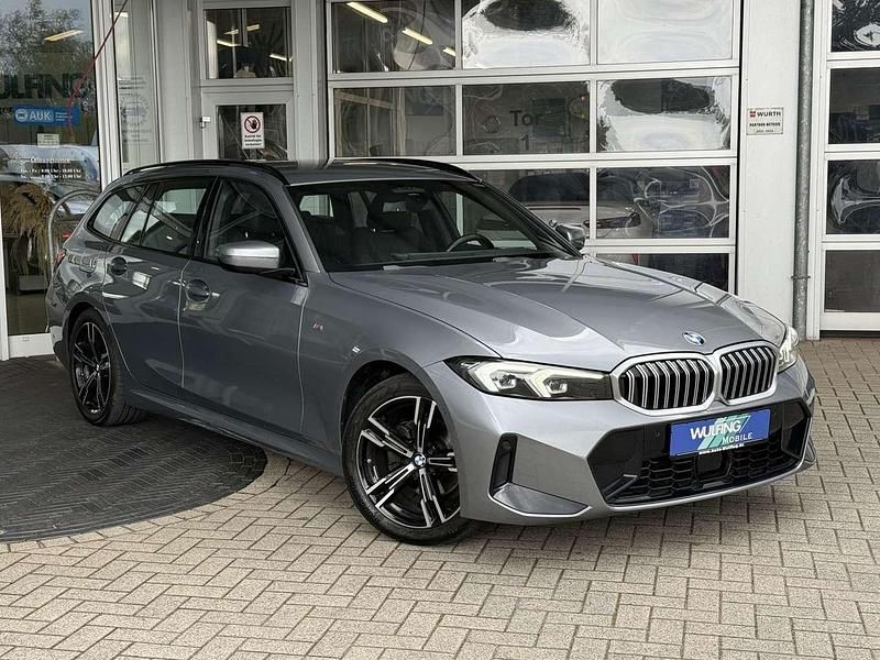 Gebraucht BMW 320 M Sport 190 PS (139 kW) 2024 Grau Kombi