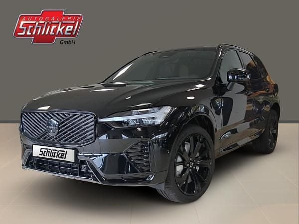 Schwarz (onyx black / metallic) Neu 2026 Volvo XC60 Plus SUV | 61.750 € (Superpreis) - Bild 1/4