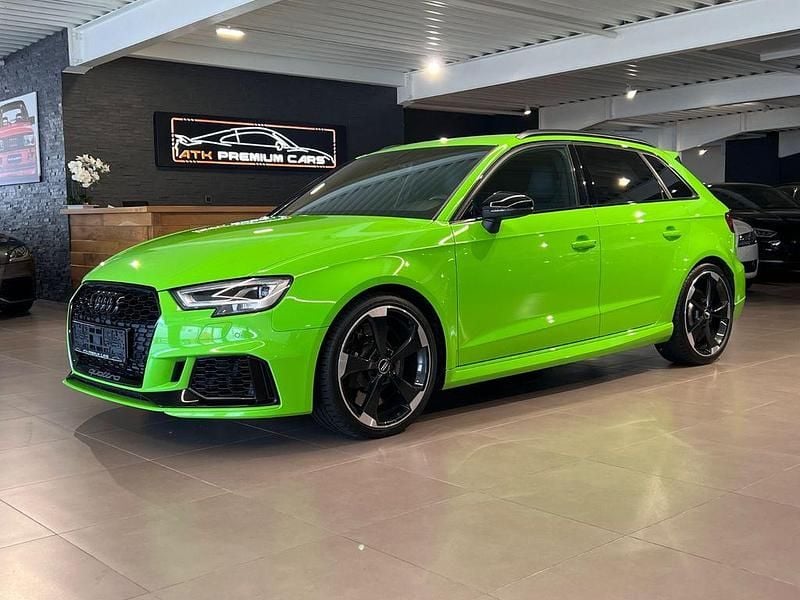 Grün Gebraucht 2019 Audi RS3 Sport Kleinwagen | 42.990 € (Teuer) - Bild 1/4