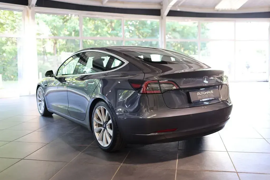 Gebraucht Tesla Model 3 225 kW (306 PS) 2020 Grau Limousine