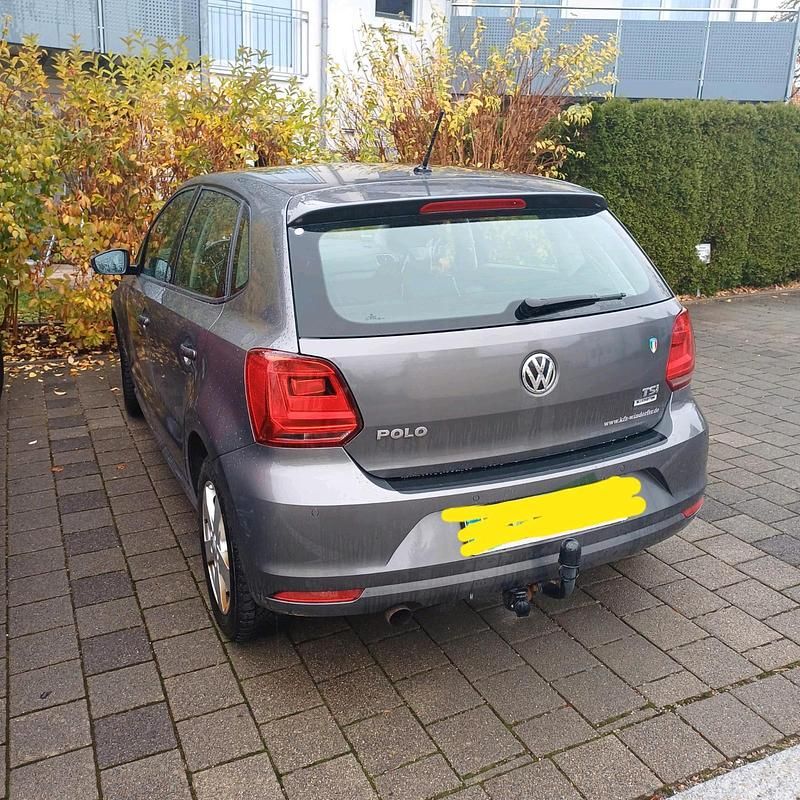 Grau Gebraucht 2016 VW Polo Comfortline Kleinwagen | 7.999 € (Superpreis) - Bild 1/4