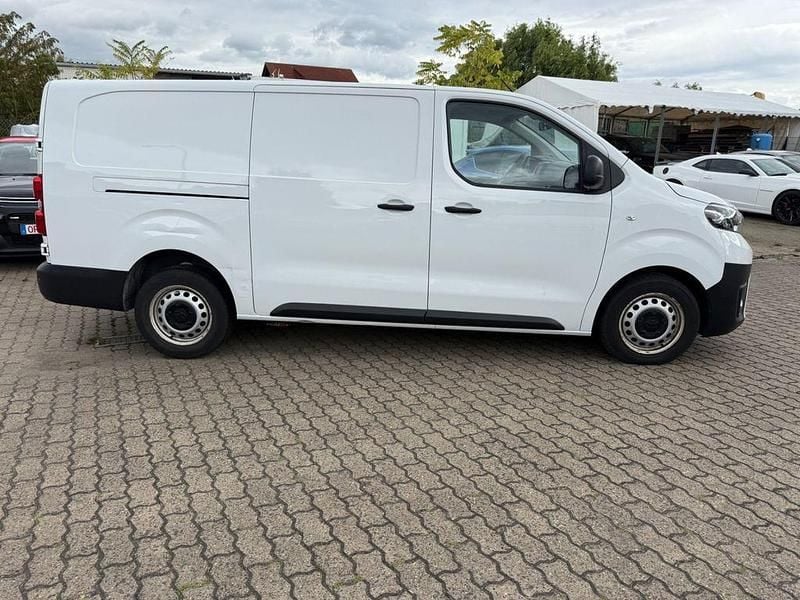 Weiß Gebraucht 2023 Toyota Proace Van | 11.500 € - Bild 1/4