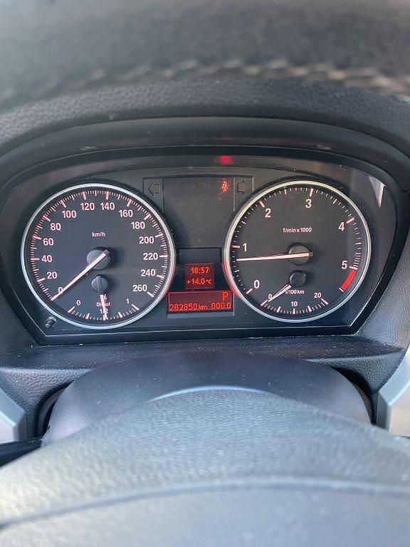 Gebraucht BMW 320 Exclusive 184 PS (135 kW) 2011 Grau Kombi