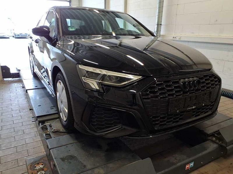 Gebraucht Audi A3 S-Line 150 PS (110 kW) 2023 Mythosschwarz metallic (metallic) Limousine