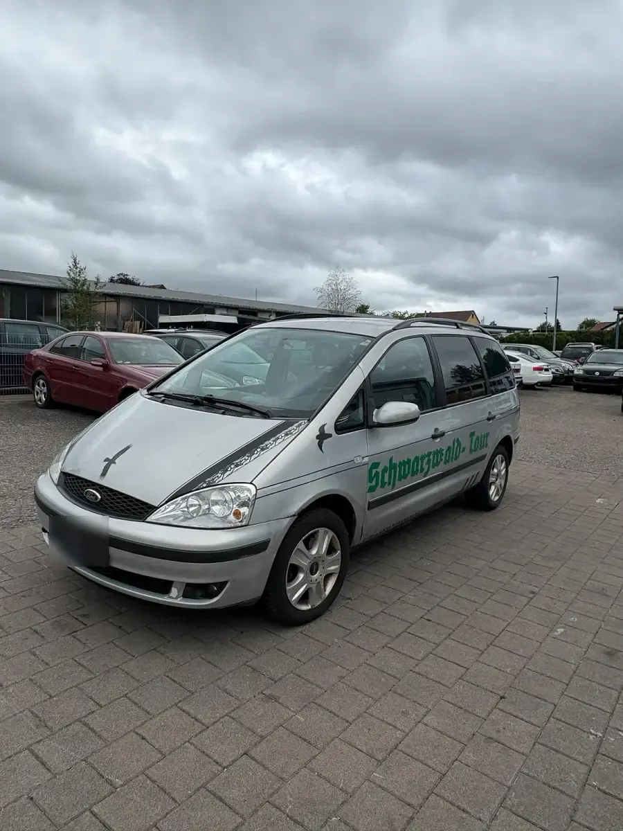 Gebraucht Ford Galaxy 116 PS (85 kW) 2003 Silber Van / Kleinbus