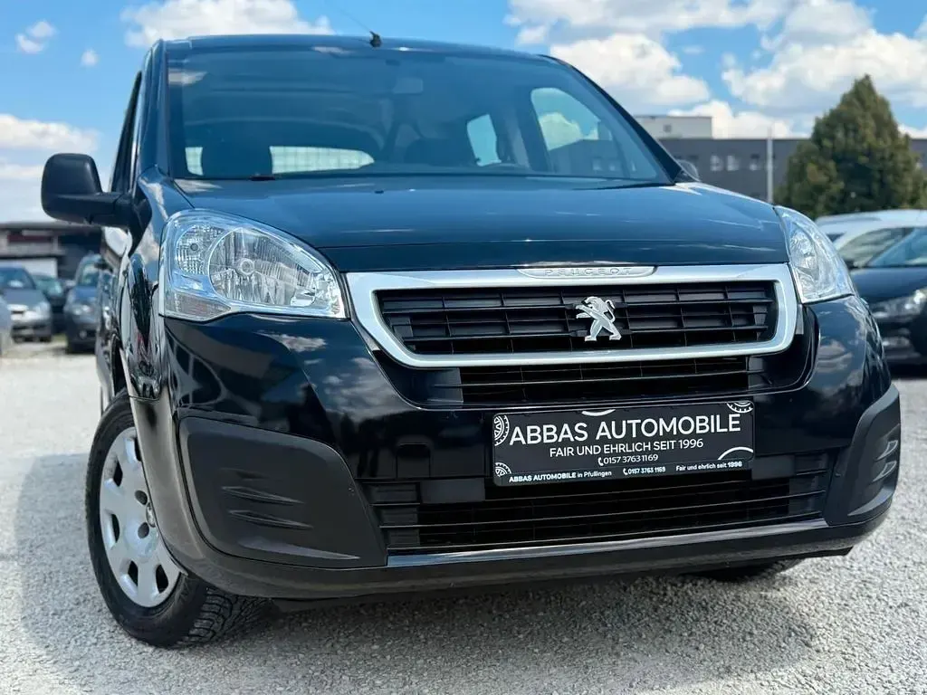 Gebraucht Peugeot Partner Tepee Active 110 PS (80 kW) 2017 Noir onyx Van / Kleinbus