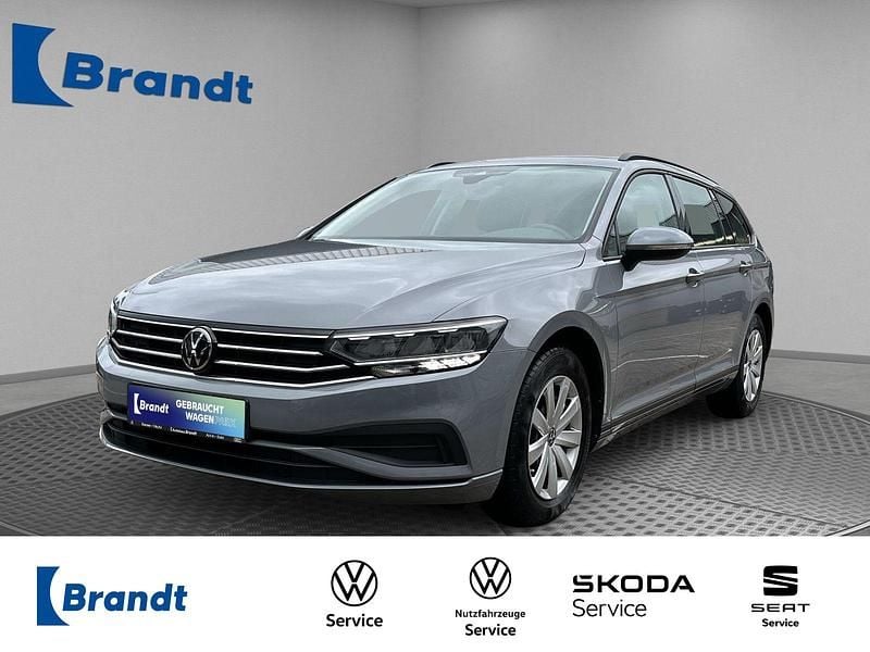 Mondsteingrau Gebraucht 2022 VW Passat Basis Kombi | 19.990 € (Superpreis) - Bild 1/3