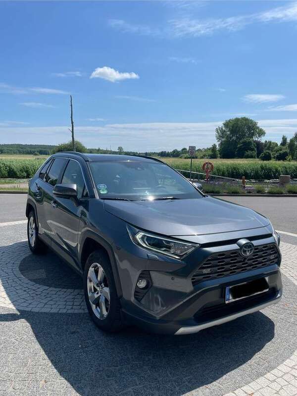 Grau Gebraucht 2019 Toyota RAV4 Hybrid Lounge SUV | 24.900 € (Fairer Preis) - Bild 1/4