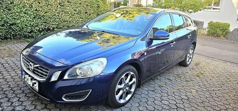 Blau Gebraucht 2012 Volvo V60 Ocean Race Kombi | 5.200 € (Fairer Preis) - Bild 1/4