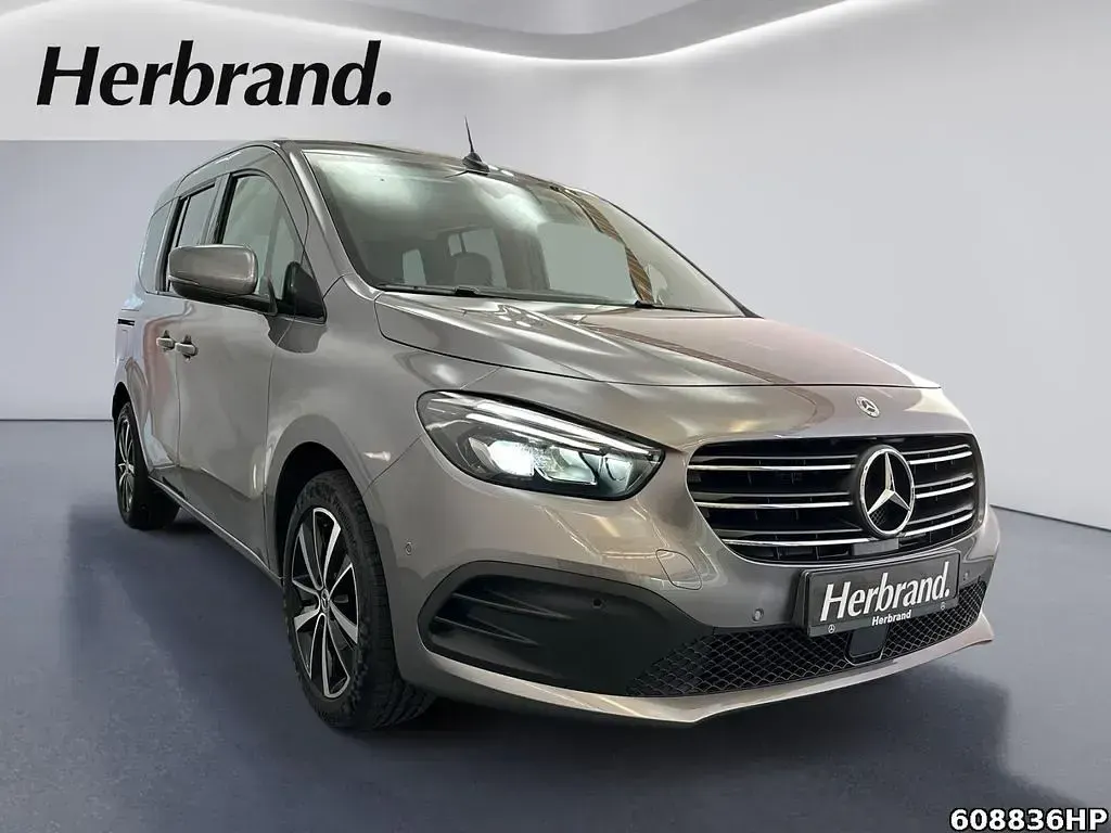 Gebraucht Mercedes T180 Progressive 116 PS (85 kW) 2022 Grau Van / Kleinbus
