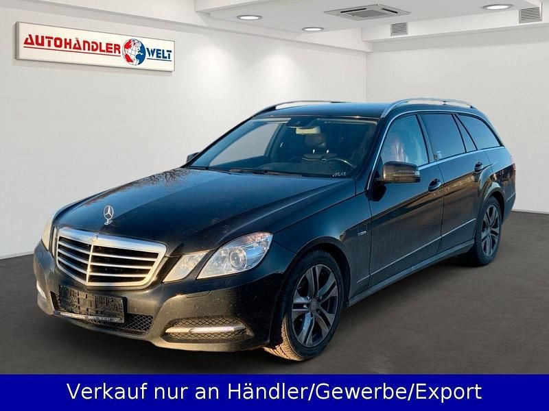 Schwarz Gebraucht 2011 Mercedes E220 Avantgarde Kombi | 4.999 € (Superpreis) - Bild 1/3