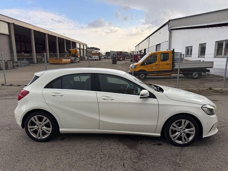 Gebraucht Mercedes A160 102 PS (75 kW) 2016 Weiß Limousine