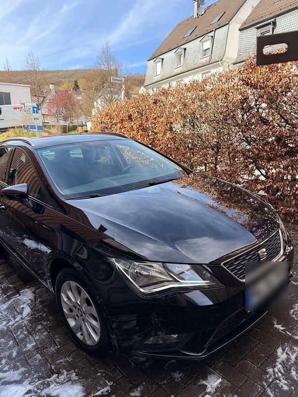 Używany Seat Leon Style 116 KM (85 kW) 2016 Czarny Kombi