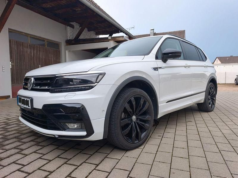 Weiß Gebraucht 2021 VW Tiguan Allspace R-line SUV | 29.900 € (Fairer Preis) - Bild 1/4