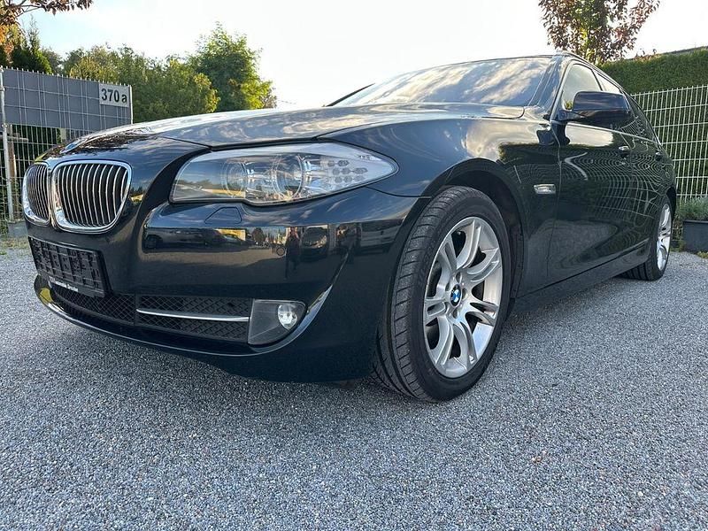 Schwarz Gebraucht 2012 BMW 525 Comfort Edition Kombi | 9.999 € (Guter Preis) - Bild 1/4