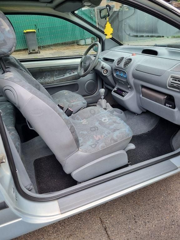Silber Gebraucht 2007 Renault Twingo Kleinwagen | 2.550 € (Fairer Preis) - Bild 1/4