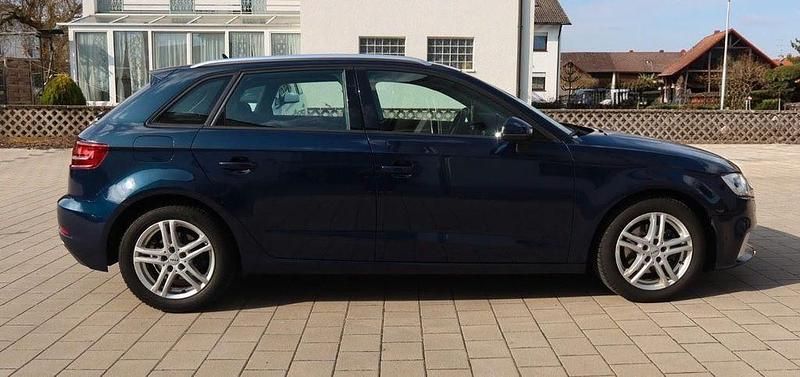 Gebraucht Audi A3 Sport 150 PS (110 kW) 2018 Blau Limousine