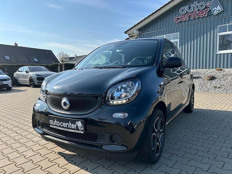 Gebraucht Smart ForFour 71 PS (52 kW) 2019 Schwarz Kleinwagen